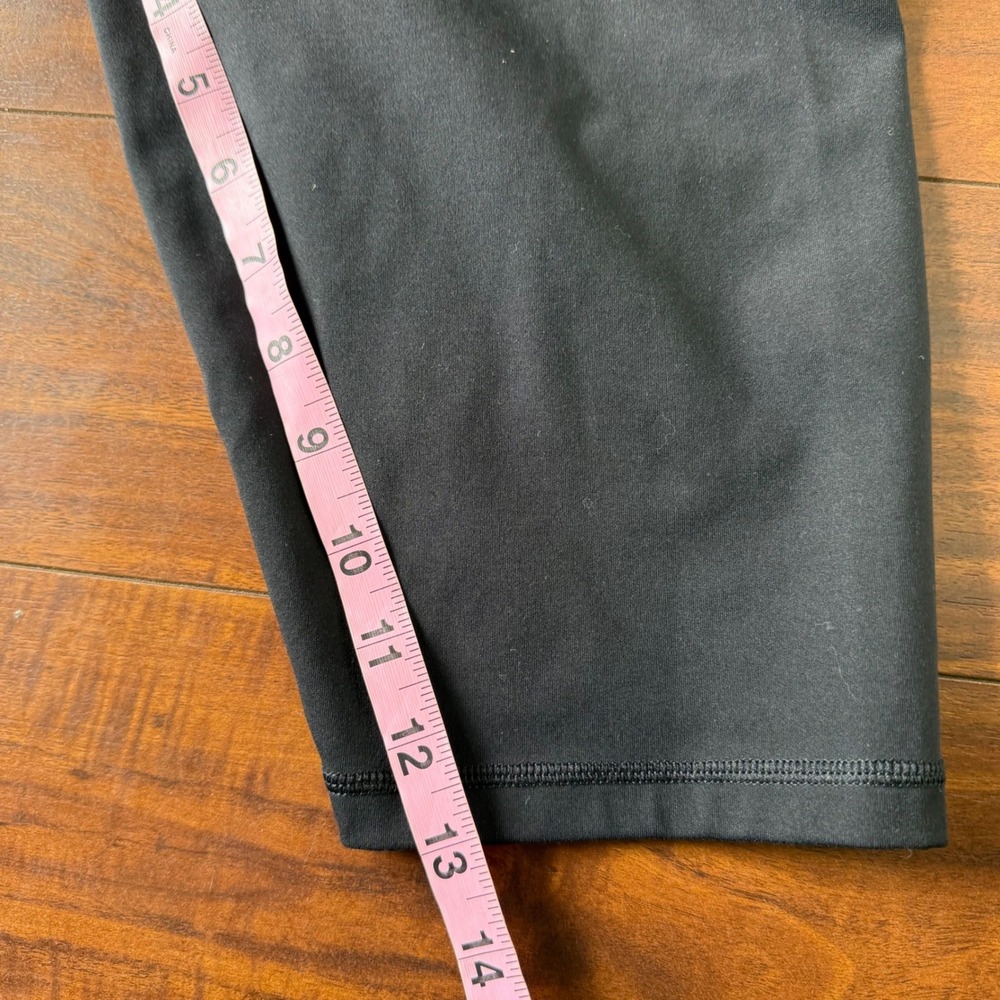 GapFit Womens XL Black Compression Biker Short Legging Moisture Wicking Workout - Picture 9 of 9